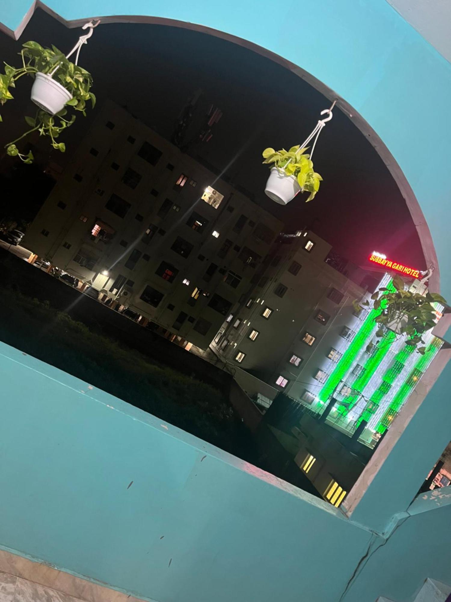 Sm Home Stay 1 Tirupati Esterno foto